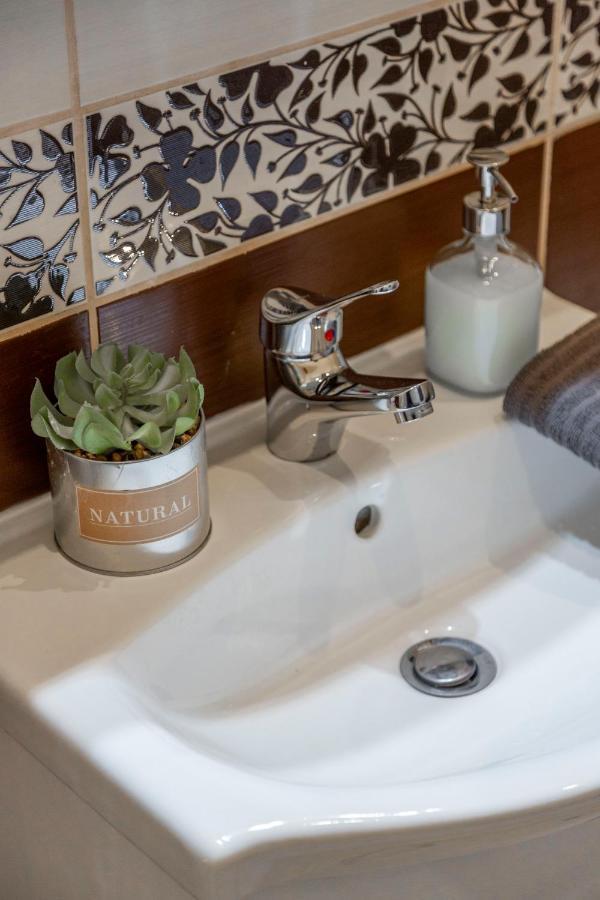 Apartamento Cozy & Pleasant Homes In The Heart Of *